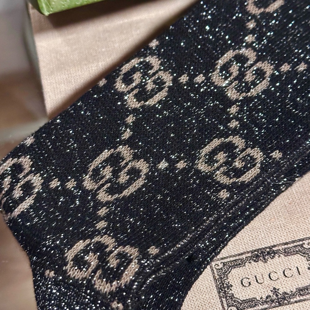 💯🩷Authentic GUCCI Black & Gray metallic shiny lamé shimmer GG Socks - Picture 9 of 13